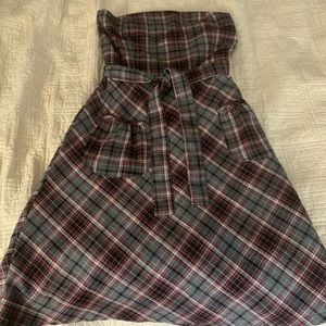 Women’s strapless plaid dress